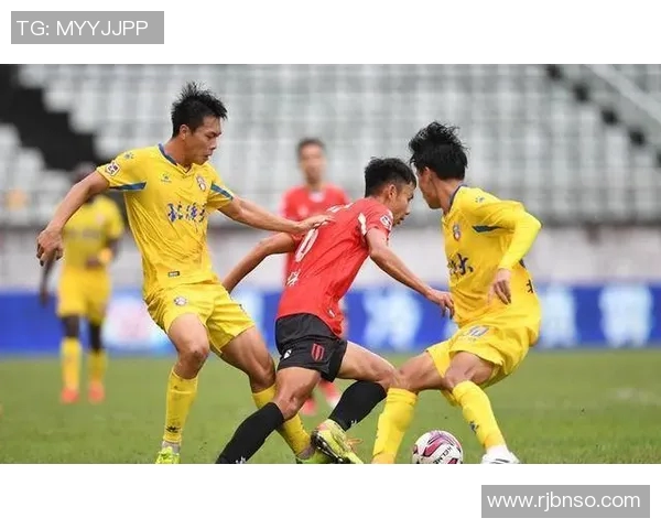 吾米提江助力上海海港逆转局势展现团队精神与战斗力