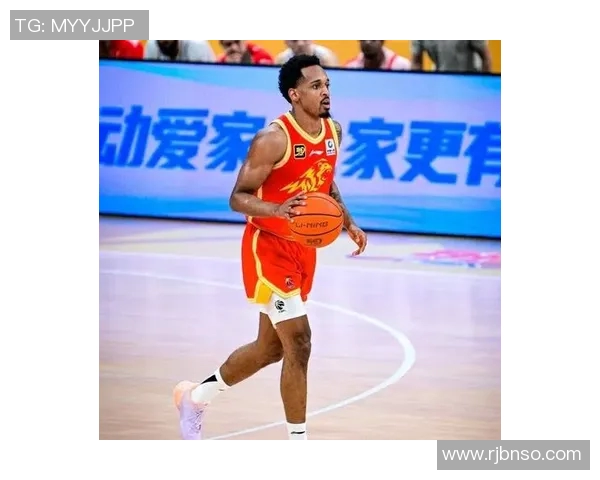 巴里-布朗携手再获胜利,助力球队跻身季后赛争夺 巴里-布朗携手再获胜利,助力球队跻身季后赛争夺