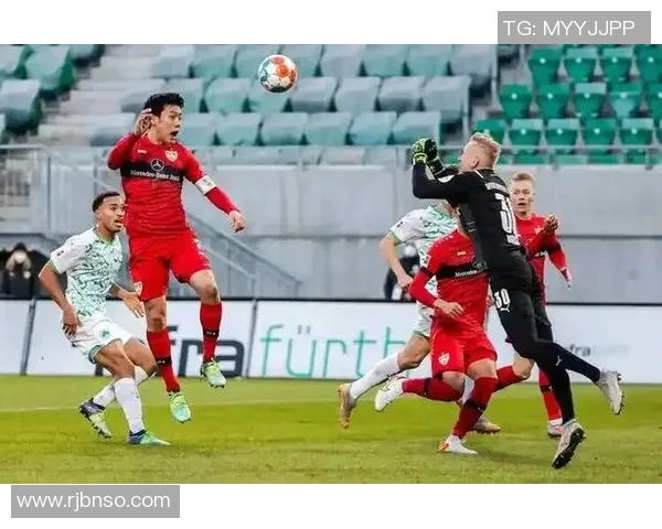 德甲保级悬念难解，多特客场战平弗赖堡无助于保级形势